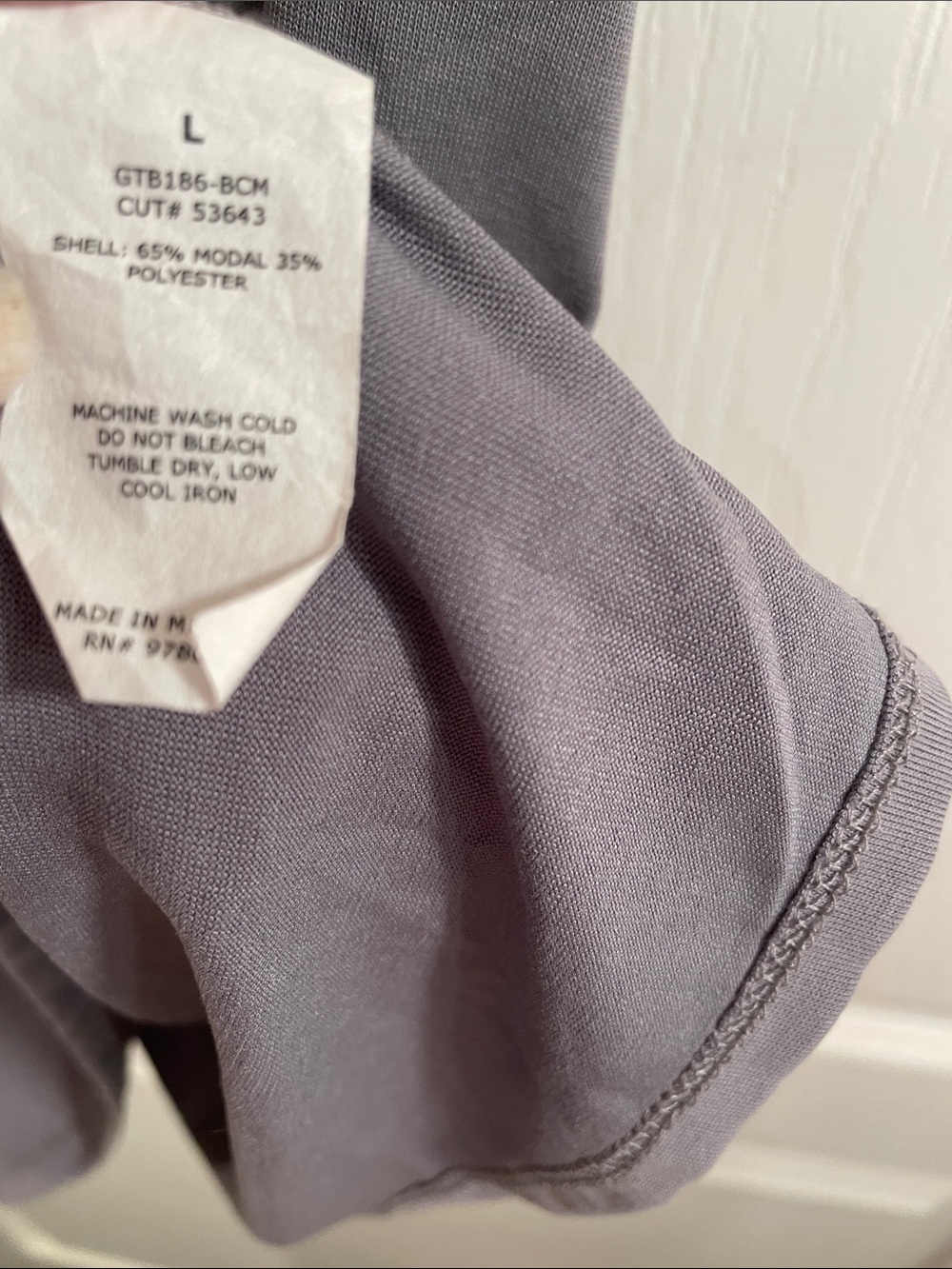 Green Envelope Gray Sleeveless V-Neck Blouse - Picture 3 of 4